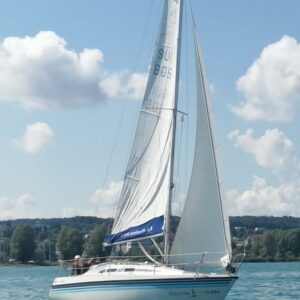 Die Papillon in Kreuzlingen bei SailCom als Segelboot für die ganze Familie buchen.