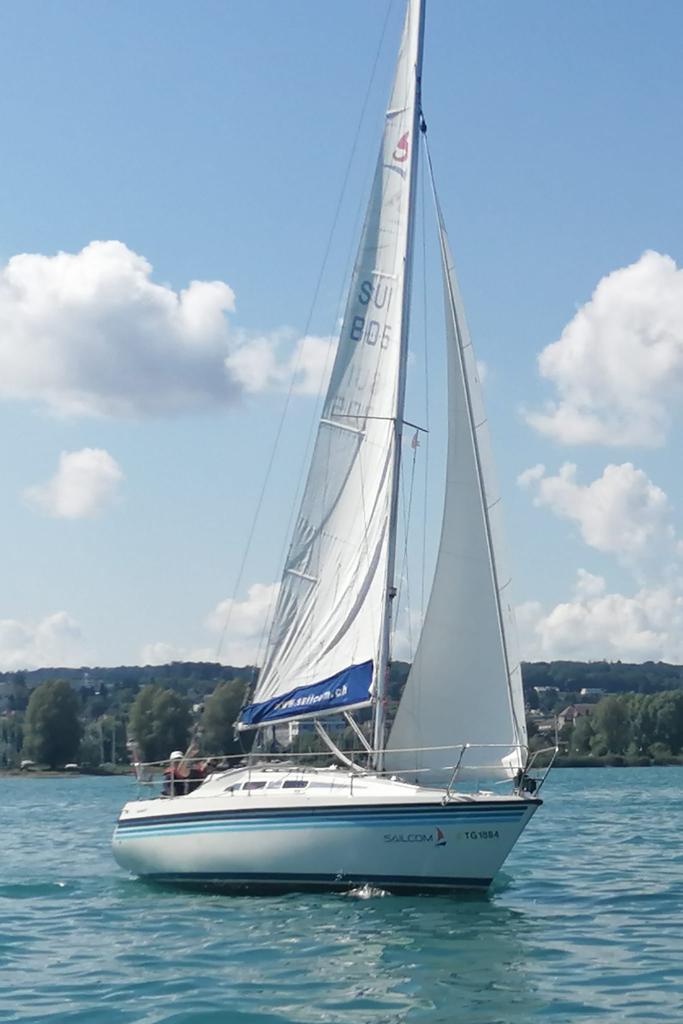 Die Papillon in Kreuzlingen bei SailCom als Segelboot für die ganze Familie buchen.